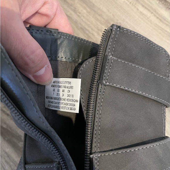 American Eagle women’s grey zippered boots - Picture 7 of 7
